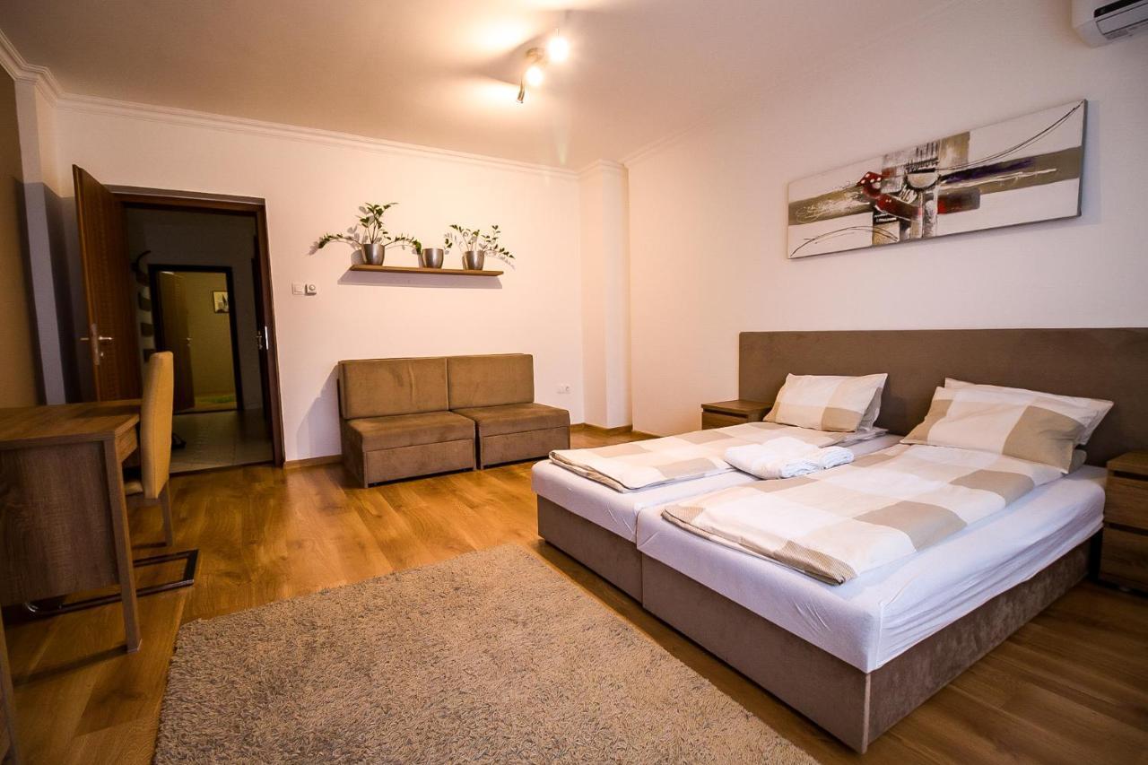 Thermal Next II Weninger Apartman Kiskunhalas Exterior foto